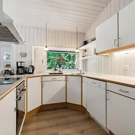 Freija - 800m From The Sea By Interhome *
